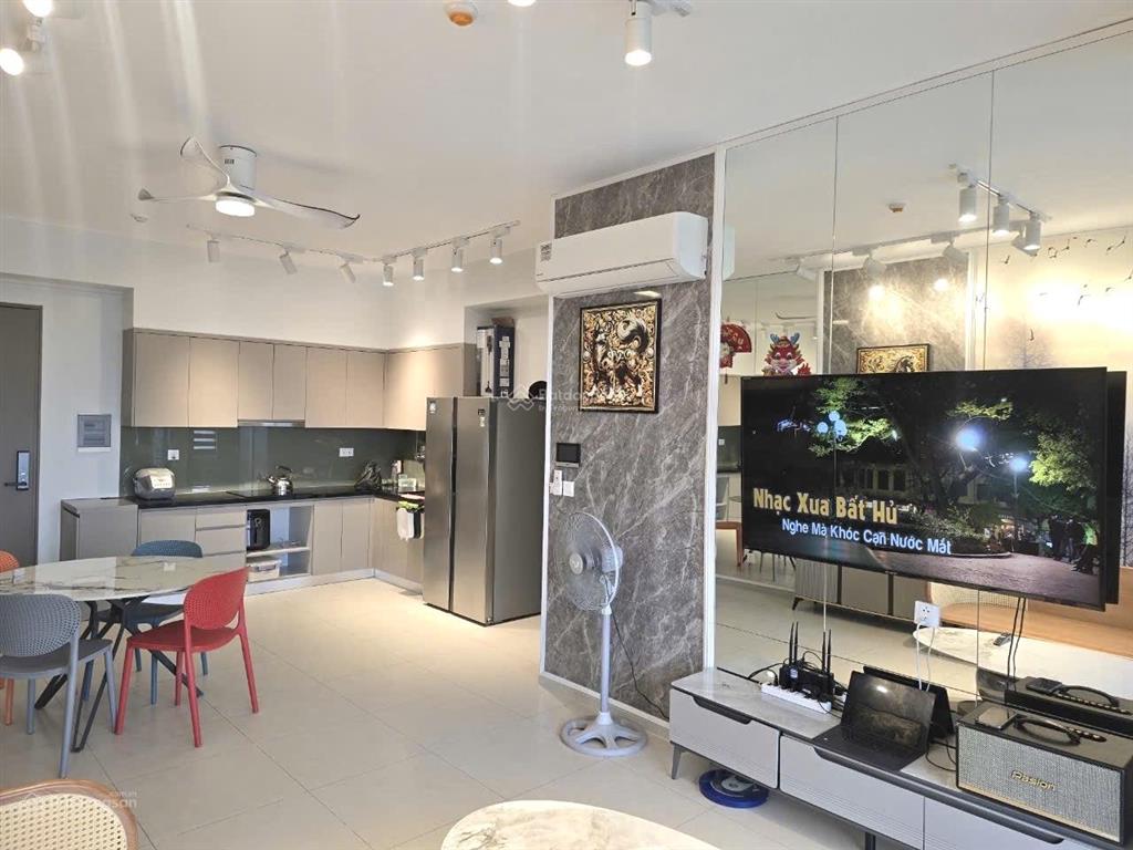 Bán căn 85m2 sổ hồng sẵn + full nội thất + giá 3,850 tỷ (102%) view ngoại khu mát mẻ