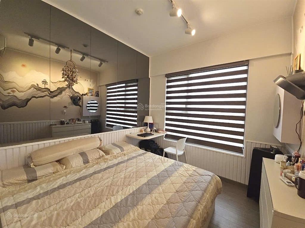 Bán căn 85m2 sổ hồng sẵn + full nội thất + giá 3,850 tỷ (102%) view ngoại khu mát mẻ