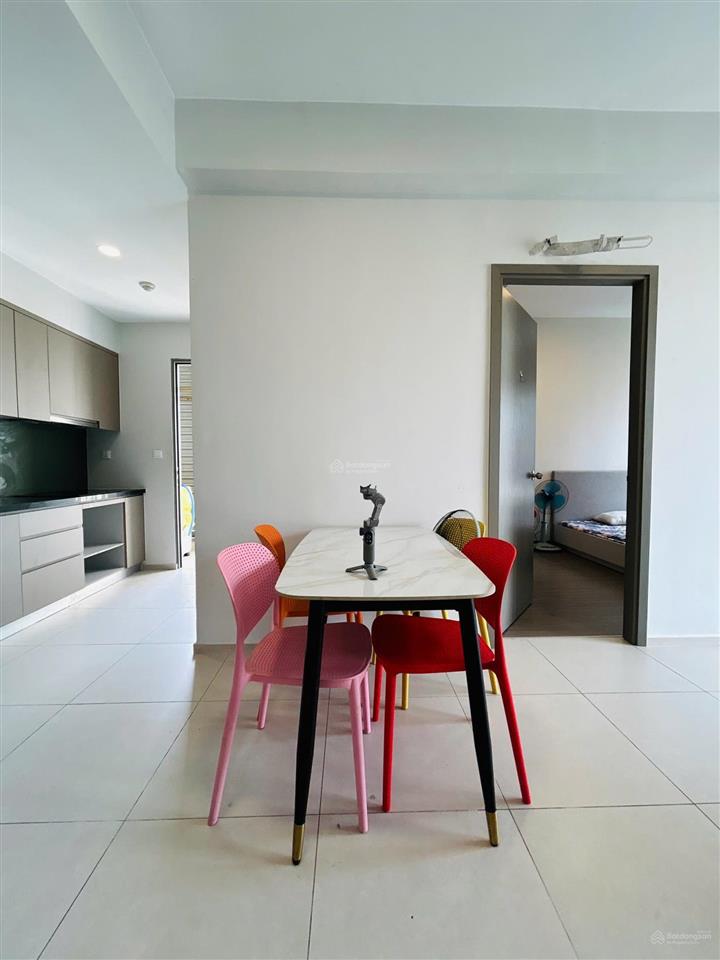 Bán căn 69m2 ban công view hồ bơi + giá 3.550 tỷ (102%) sổ hồng sẵn + tặng nội thất