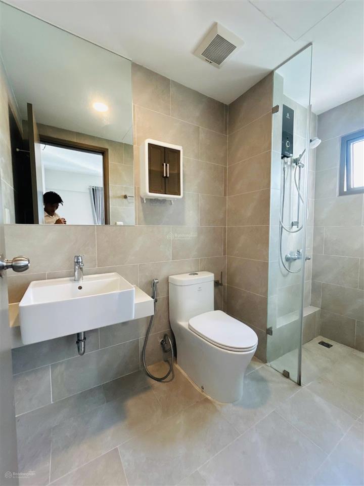 Bán căn 69m2 ban công view hồ bơi + giá 3.550 tỷ (102%) sổ hồng sẵn + tặng nội thất