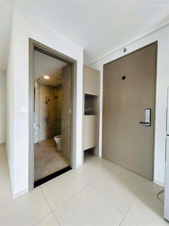 Bán căn 69m2 ban công view hồ bơi + giá 3.550 tỷ (102%) sổ hồng sẵn + tặng nội thất