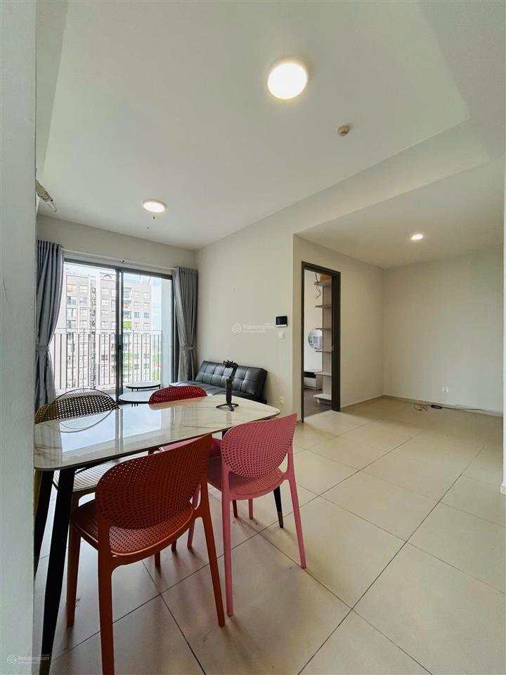 Bán căn 69m2 ban công view hồ bơi + giá 3.550 tỷ (102%) sổ hồng sẵn + tặng nội thất