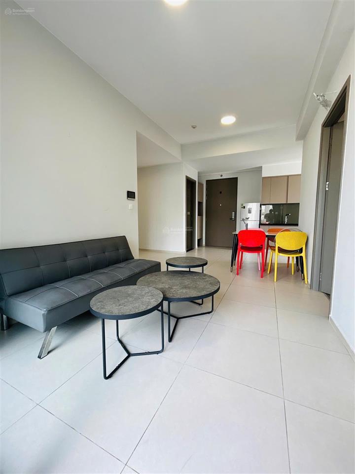 Bán căn 69m2 ban công view hồ bơi + giá 3.550 tỷ (102%) sổ hồng sẵn + tặng nội thất