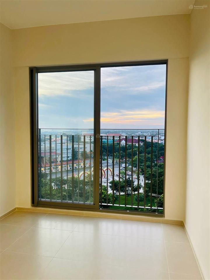 Bán căn 59m2 view công viên block d, giá 2,83 tỷ (102%) tầng trung đẹp