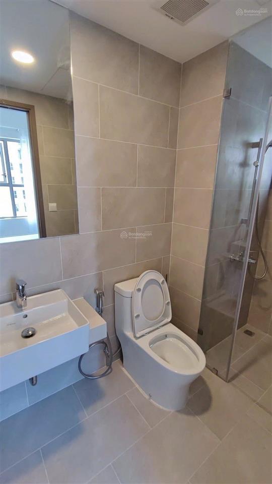 Bán căn 59m2 view công viên block c, giá 2,8 tỷ (102%) sổ hồng sẵn