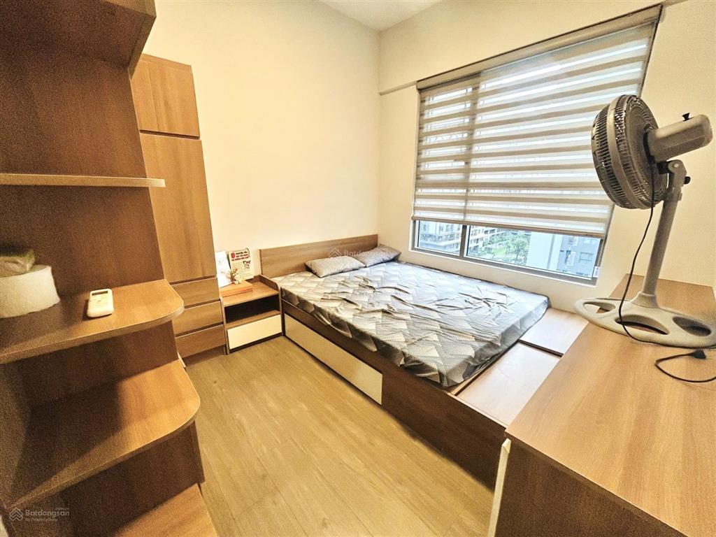 Bán căn 85m2 view hồ bơi + full nội thất + giá 3,950 tỷ (102%) sổ hồng sẵn + tầng đẹp
