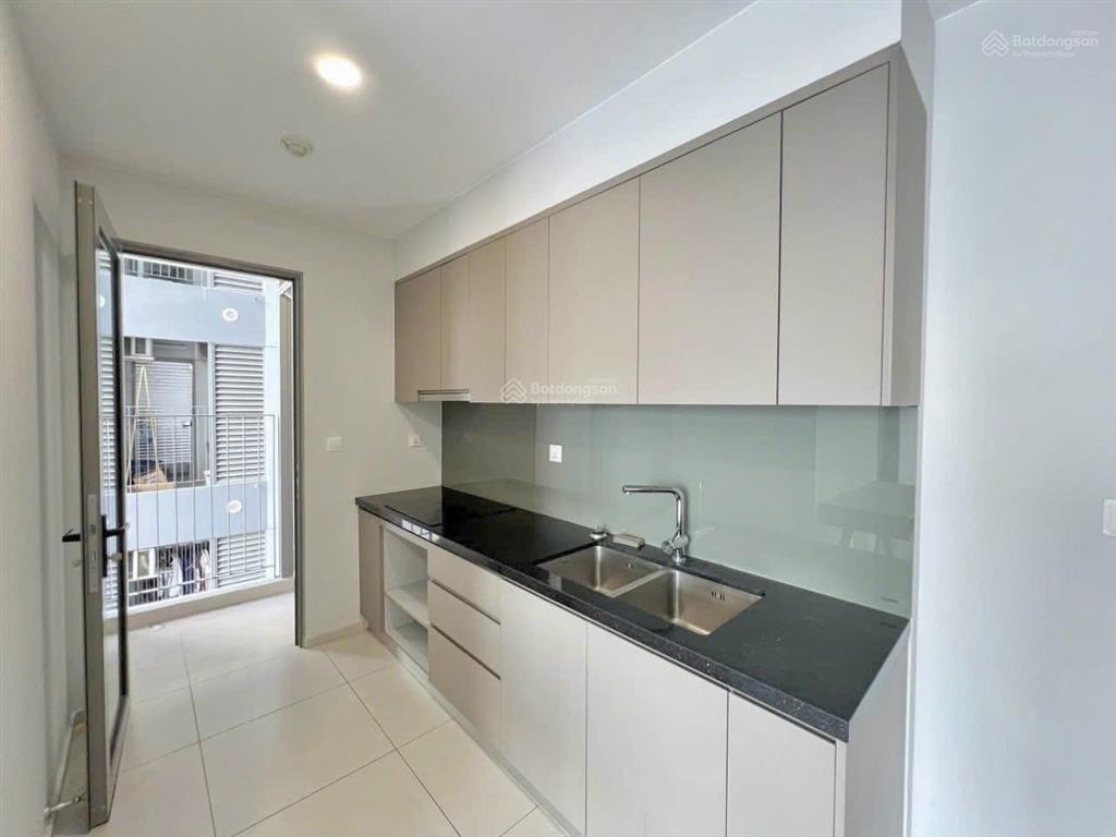Bán căn 69m2 view hồ bơi + giá 3,45 tỷ (102%) sổ hồng sẵn + tầng trung đẹp
