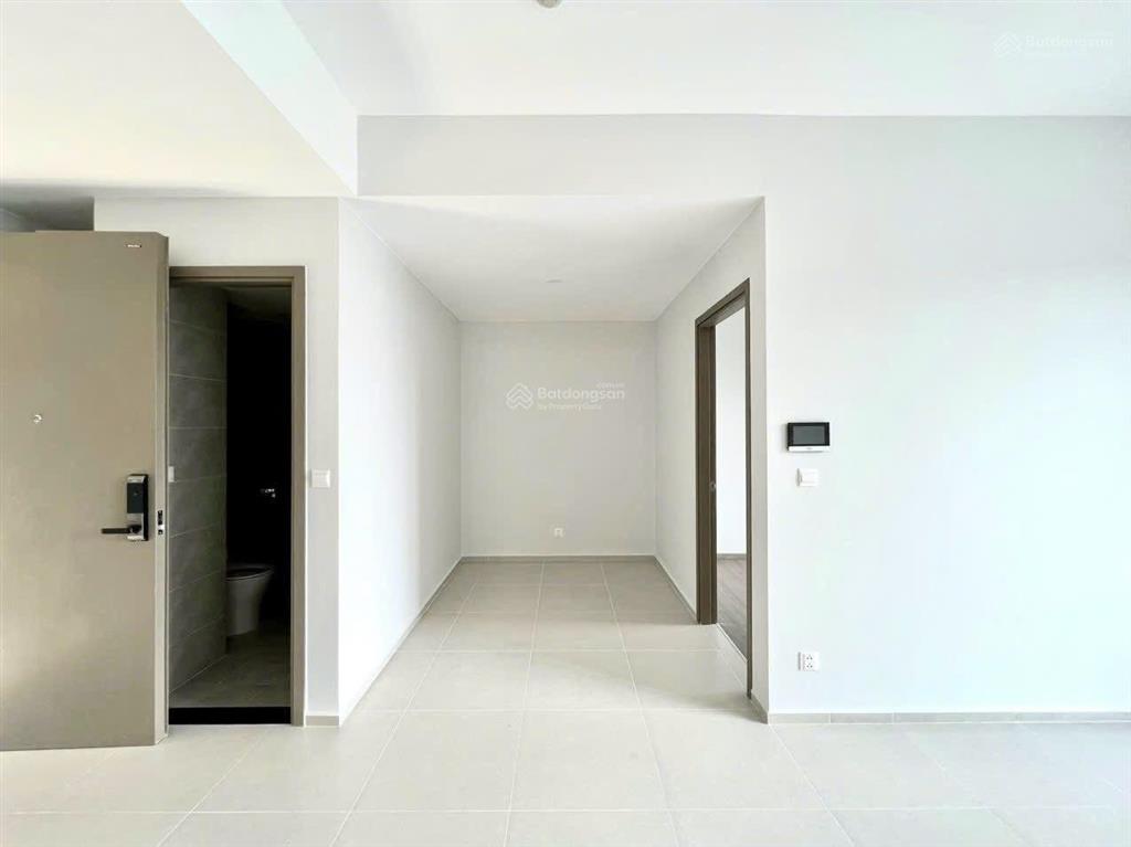Bán căn 69m2 view hồ bơi + giá 3,45 tỷ (102%) sổ hồng sẵn + tầng trung đẹp