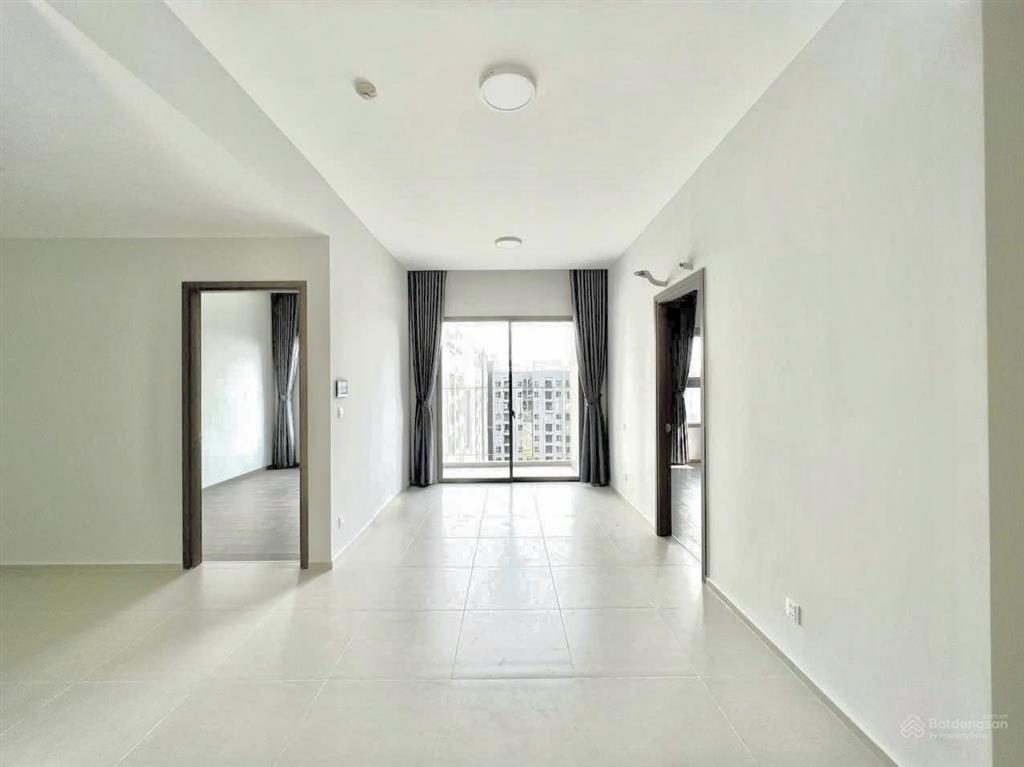 Bán căn 69m2 view hồ bơi + giá 3,45 tỷ (102%) sổ hồng sẵn + tầng trung đẹp