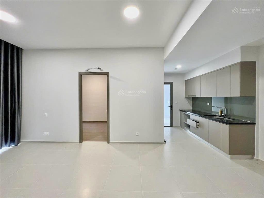 Bán căn 69m2 view hồ bơi + giá 3,45 tỷ (102%) sổ hồng sẵn + tầng trung đẹp