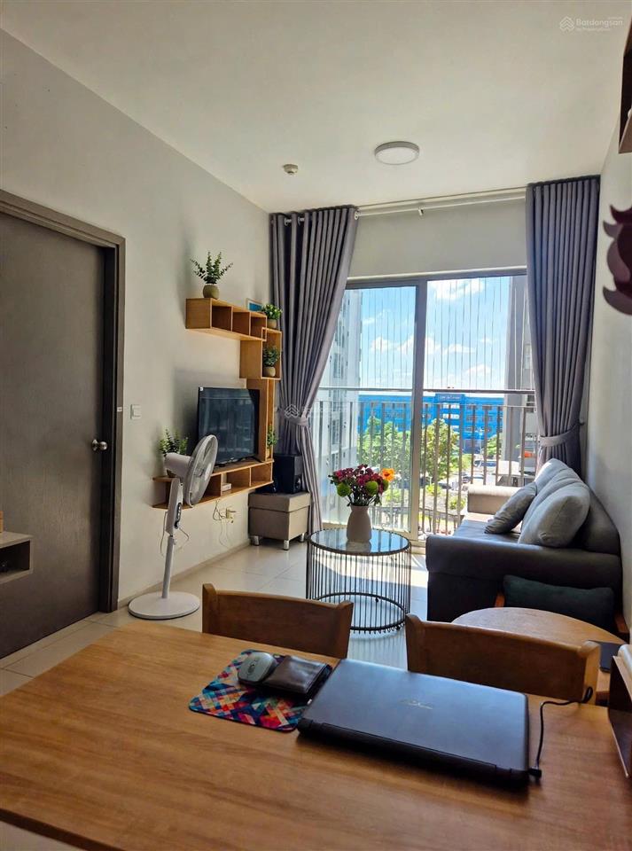 Bán căn 59m2 view hồ bơi block d + giá 2,750 tỷ (102%) sổ hồng sẵn + full nội thất
