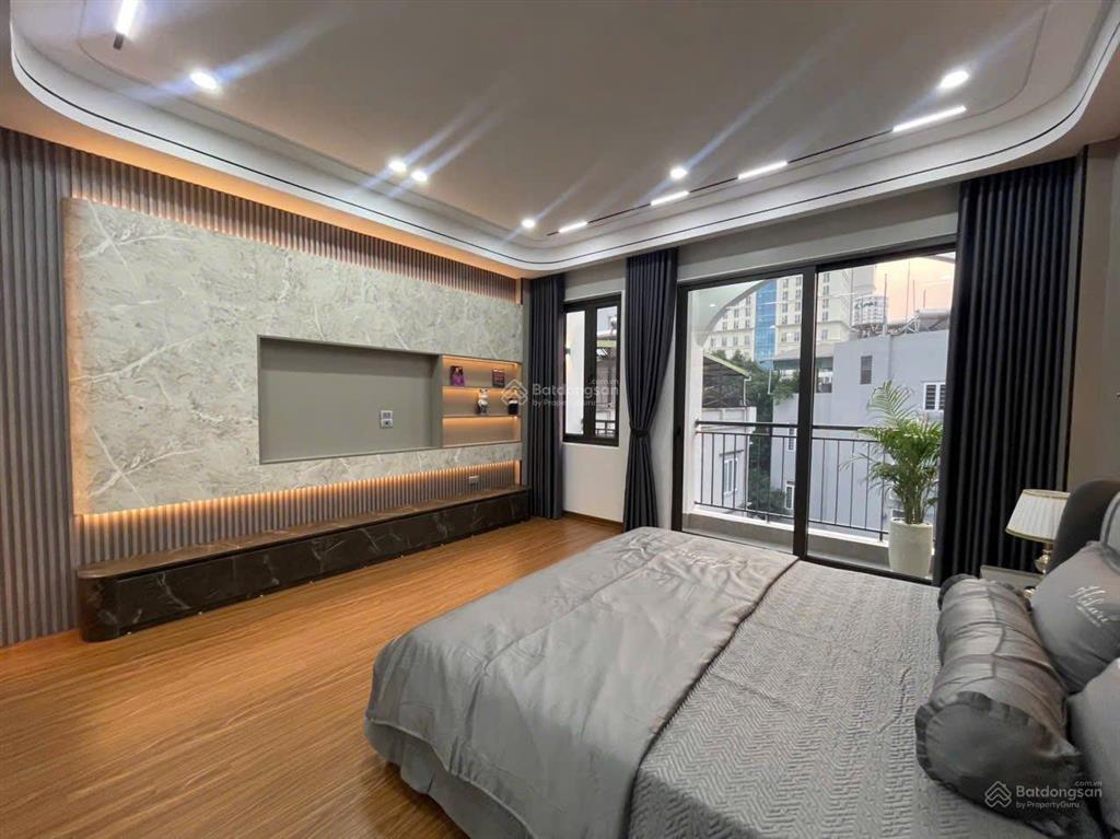 Ở ngay nhà ngọc khánh, gara, ô tô tránh, hàng xóm vin giảng võ, 6t thang máy, nội thất đẳng cấp.