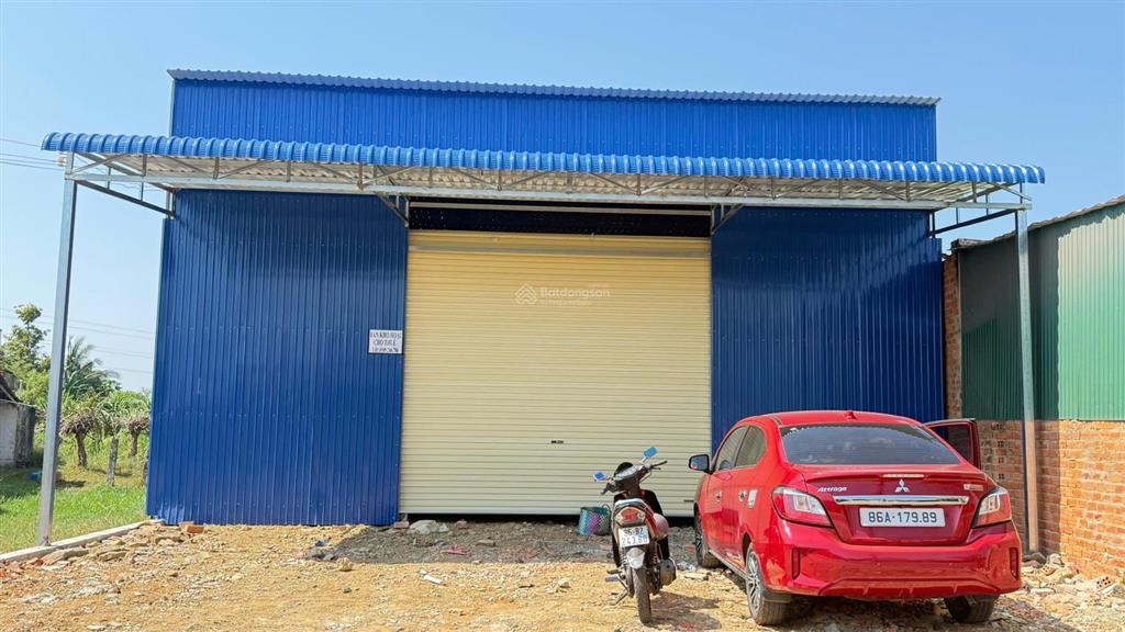 Cắt lỗ 1,5 tỷ  bán gấp đất + có sẵn kho, vị trí vip  mặt tiền dt707, gần khu công nghiệp hàm kiệm