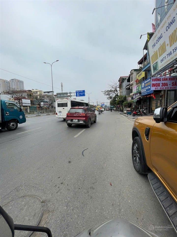 Chính chủ bán xây mới 42m  6 tầng thang máy  30m ra phố ôtô tránh gần  hồ ql1a  đầy đủ nội thất