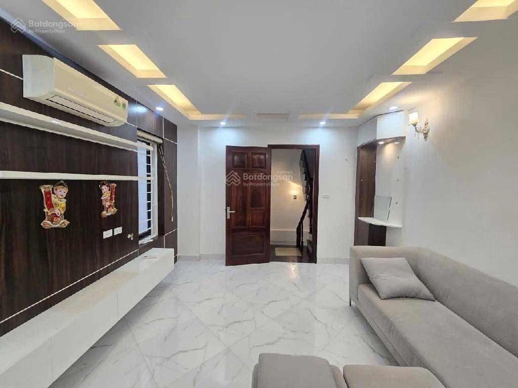 Căn nhà 35m2 x 5t mới kinh kong  10m ra ô tô tránh gần phố  trường chợ sát qh ql1 giải phóng 90m
