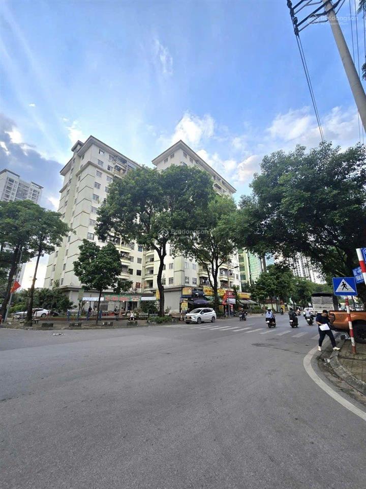 Biệt thự đơn lập 360m2 5 tầng kinh doanh  đường to 40m hơn phố  đẹp nhất khu vực  vỉa hè rộng