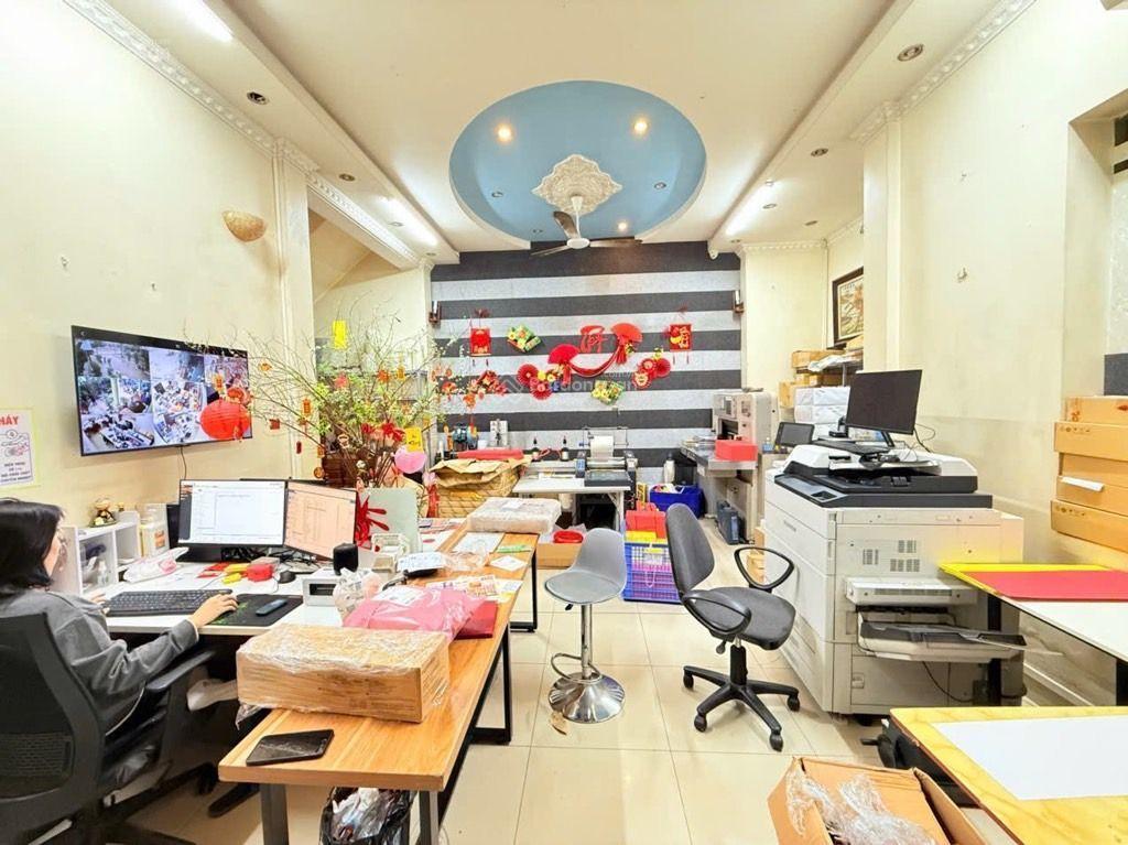 Biệt thự đơn lập 360m2 5 tầng kinh doanh  đường to 40m hơn phố  đẹp nhất khu vực  vỉa hè rộng