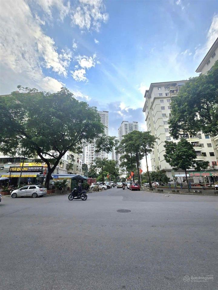 Biệt thự đơn lập 360m2 5 tầng kinh doanh  đường to 40m hơn phố  đẹp nhất khu vực  vỉa hè rộng