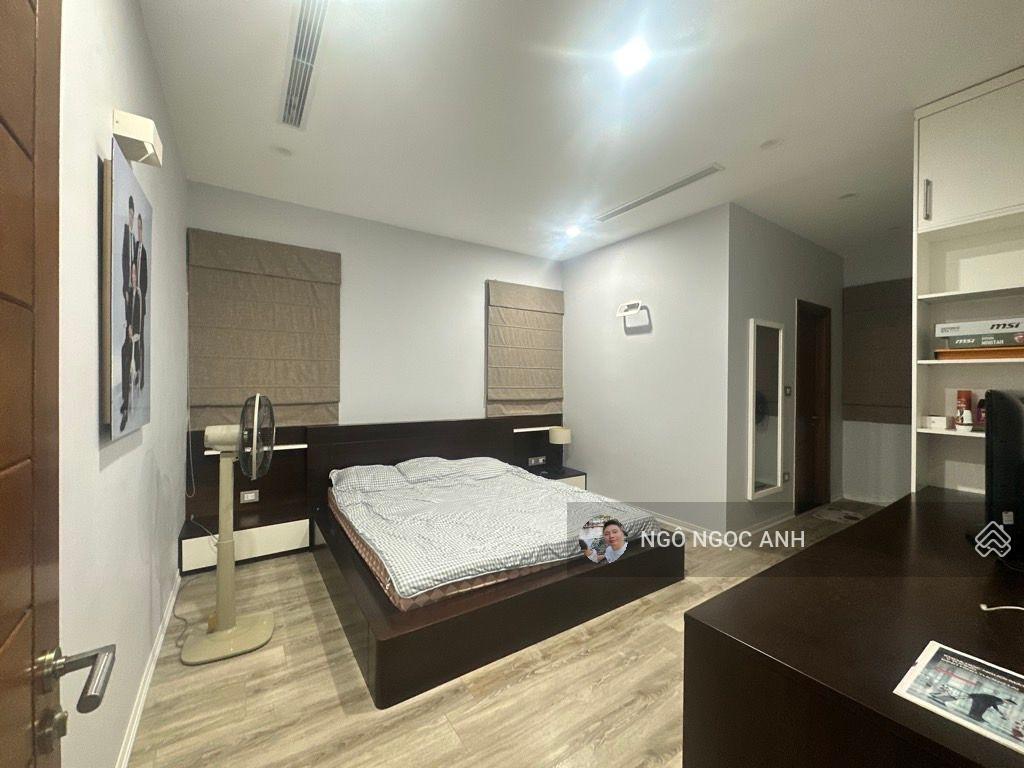 Bán biệt thự vào tphcm ở nên cần bán gấp căn 325m 4 tầng  kinh doanh  vỉa hè đường rộng như phố