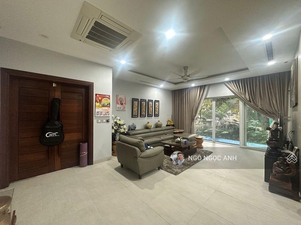 Biệt thự đơn lập 332m2 5 tầng giá đẹp nhất khu  đường to hơn phố  đẹp nhất khu vực  vỉa hè rộng