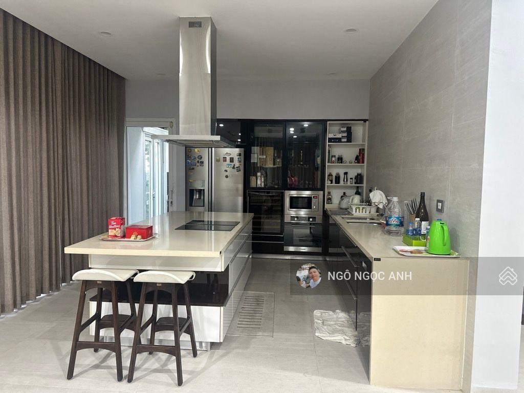 Biệt thự đơn lập 332m2 5 tầng giá đẹp nhất khu  đường to hơn phố  đẹp nhất khu vực  vỉa hè rộng