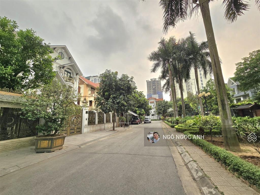Biệt thự đơn lập 332m2 5 tầng giá đẹp nhất khu  đường to hơn phố  đẹp nhất khu vực  vỉa hè rộng