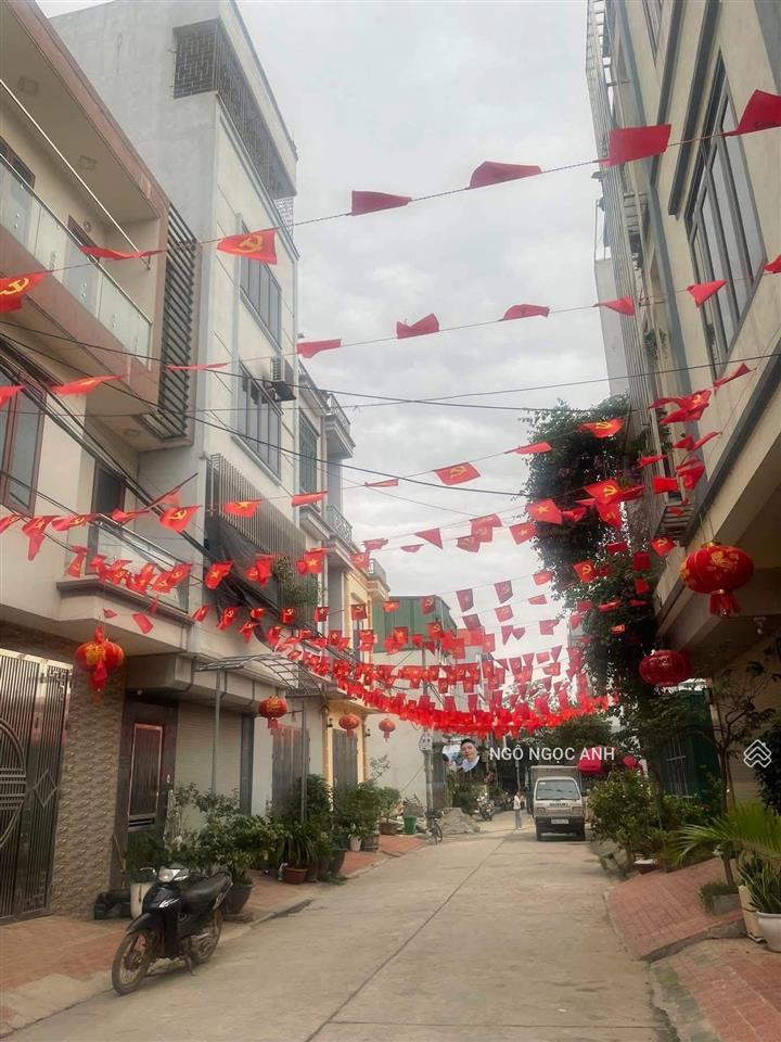 Chính chủ bán nhà bằng liệt 42m 6 tầng mới  ở rất có lộc  10m ra biệt thự linh đàm  ôtô đỗ của
