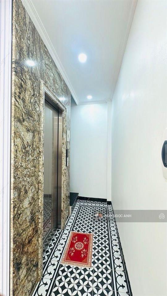 Bán xây mới cứng thang máy đẹp oto đỗ cửa, 40m2, 8,8 tỷ tại trần thủ độ, phường yên sở, hoàng mai