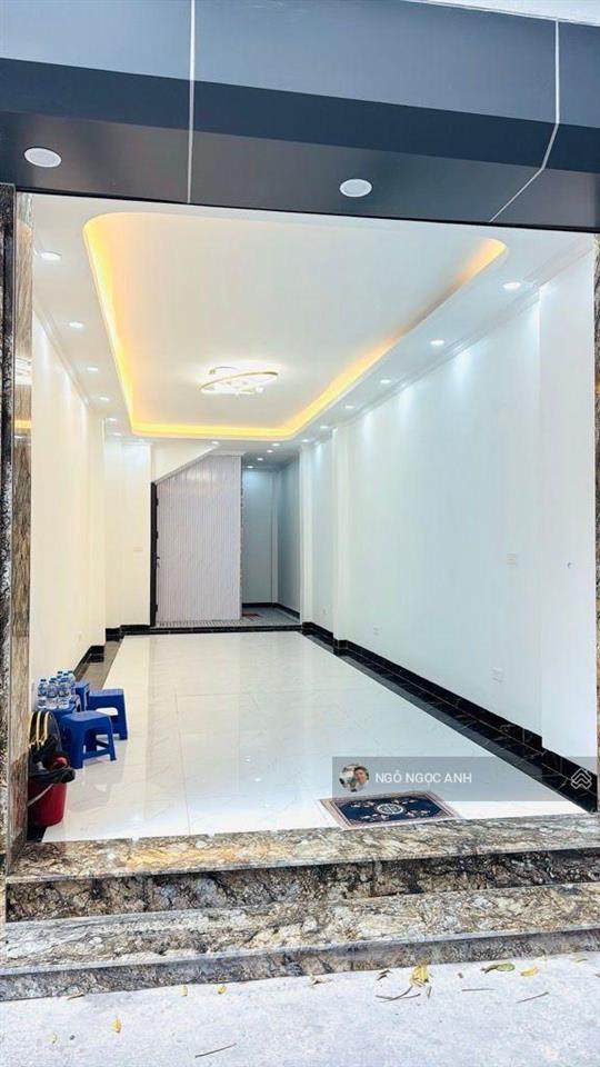 Bán xây mới cứng thang máy đẹp oto đỗ cửa, 40m2, 8,8 tỷ tại trần thủ độ, phường yên sở, hoàng mai