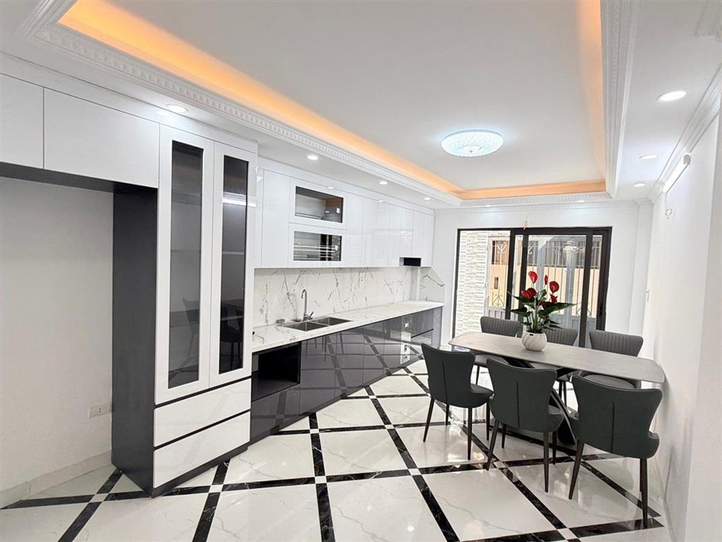 Bán nhà 2 mặt ngõ sân rộng 58m2 5 tầng mới cứng  ngọc hồi  oto đỗ gần ngõ thông gần chợ trường