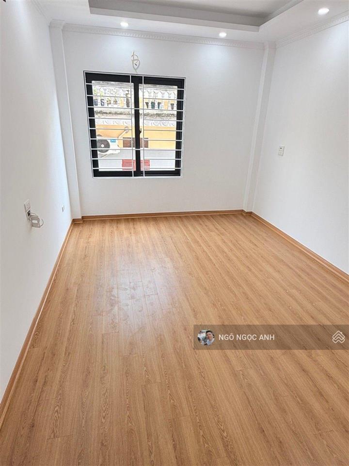 Nhà đẹp ở luôn  2 sân thoáng trước sau  khu vực hiếm  nhà bán oto đỗ cửa  58m 5 tầng mới cứng