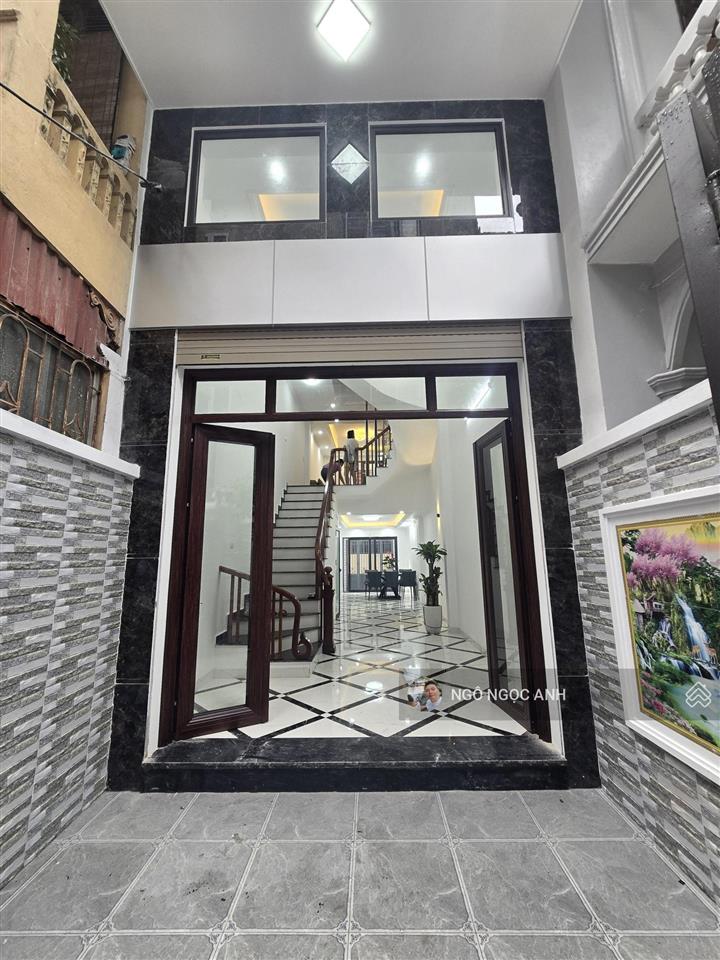 Nhà đẹp ở luôn  2 sân thoáng trước sau  khu vực hiếm  nhà bán oto đỗ cửa  58m 5 tầng mới cứng