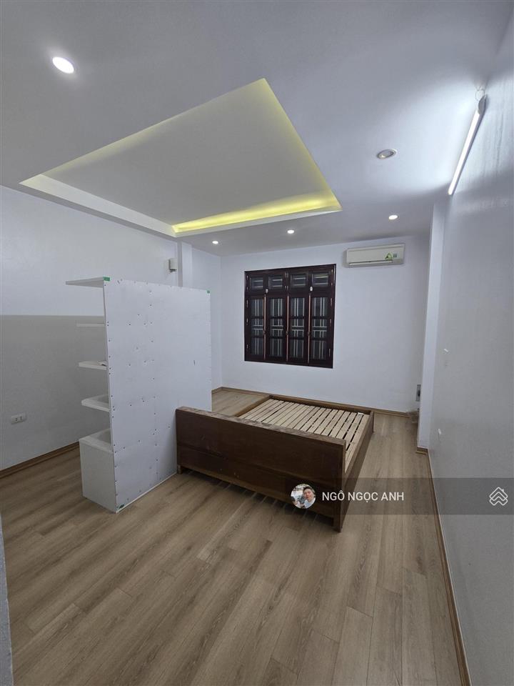 Chính chủ gửi bán nhà phường hoàng liệt  hàng kín 50m 5 tầng ô tô vào nhà  gần phố  chợ trường