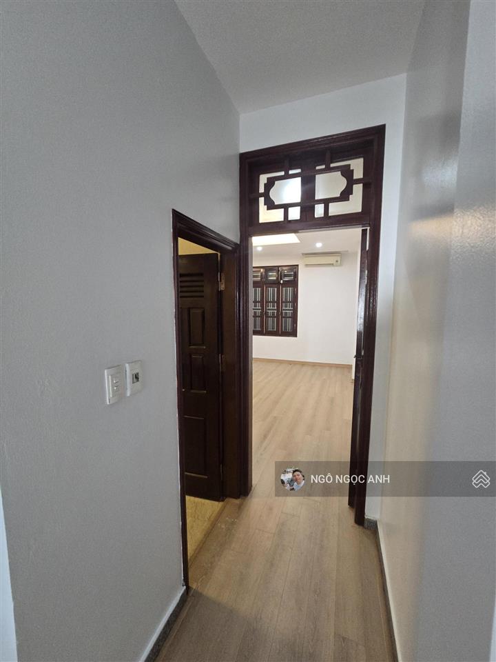 Chính chủ gửi bán nhà phường hoàng liệt  hàng kín 50m 5 tầng ô tô vào nhà  gần phố  chợ trường