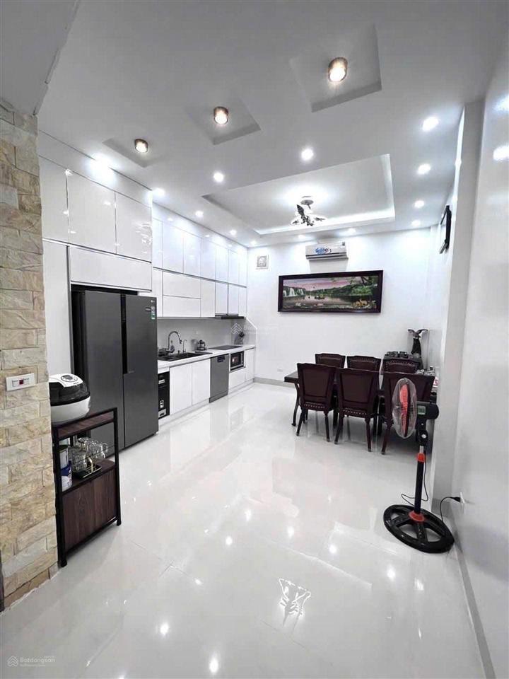 Nhà đẹp cạnh tây nam linh đàm 52m2 x 4 tầng, ô tô tránh, kinh doanh tốt, giá 8 tỷ
