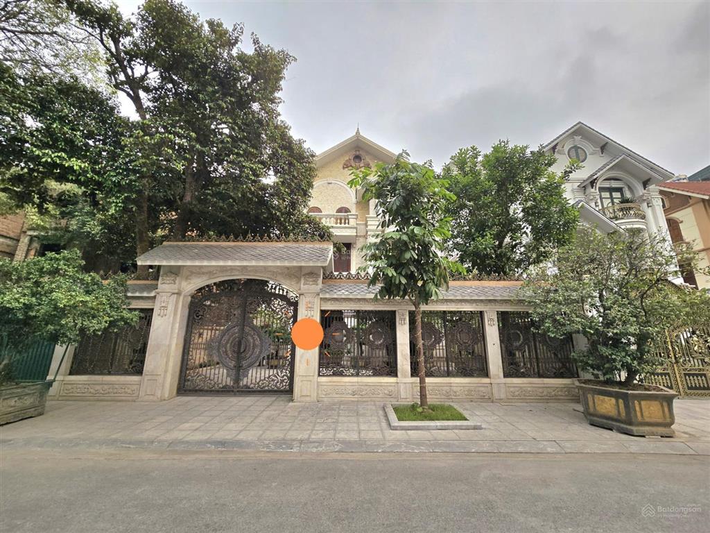 Biệt thự 325m2, 4 tầng sân vườn tại kđt pháp vân, hoàng mai  phù hợp làm văn phòng doanh nghiệp