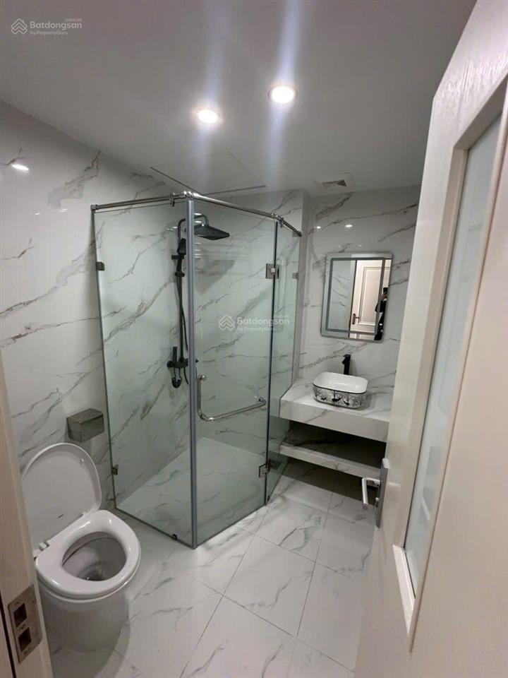 Chủ cần bán gấp hạ chào nhà dân xây chắc chắn ô tô đỗ cổng 2 mặt thoáng 42m2 x 5 tầng, ngõ thông