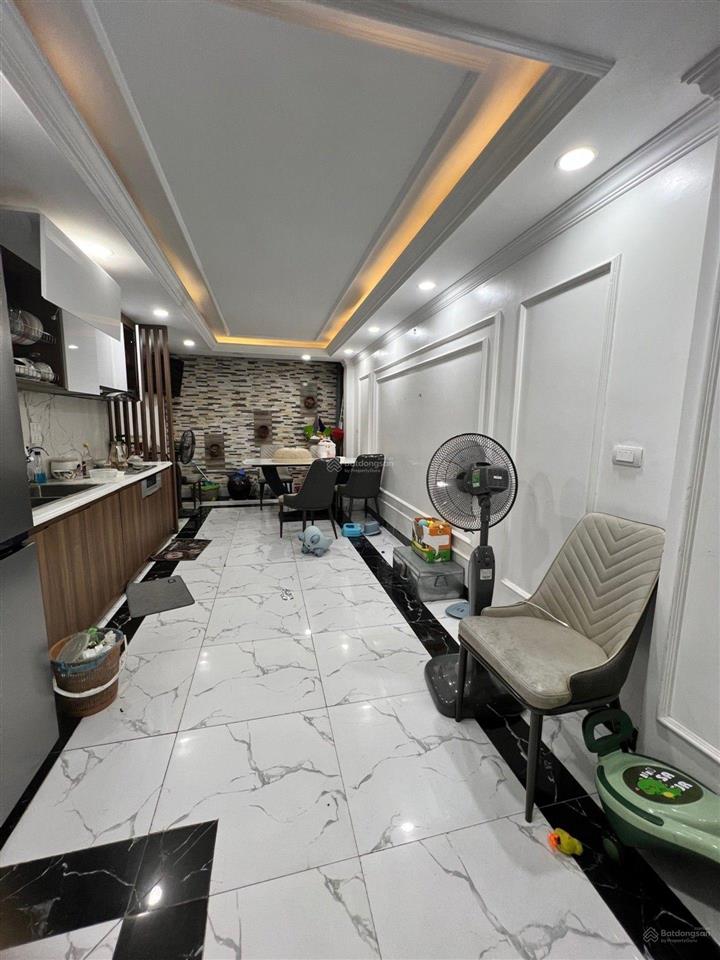 Chính chủ bán nhà gần kđt pháp vân  kđt hồng hà  40m2 x 5 tầng mới  tiện ích ngập tràn