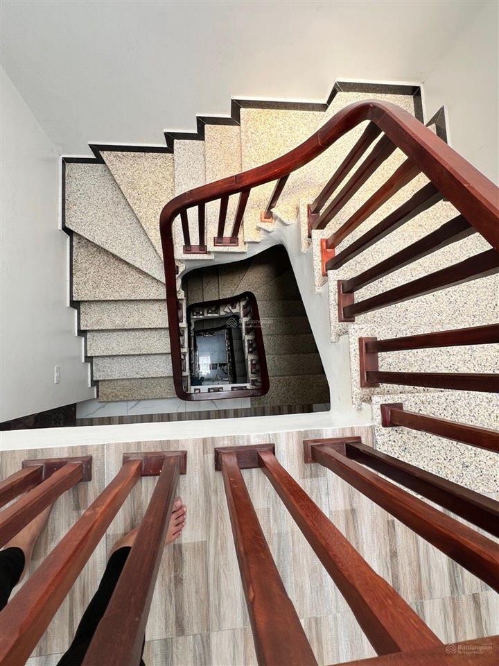 Chính chủ bán nhà gần kđt pháp vân  kđt hồng hà  40m2 x 5 tầng mới  tiện ích ngập tràn
