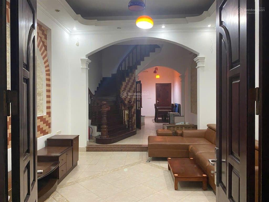 Cho thuê nhà 60m2 x3 tầng ngõ ngọc hồi ôtô vào nhà  phù hợp làm văn phòng cty, kinh doanh online