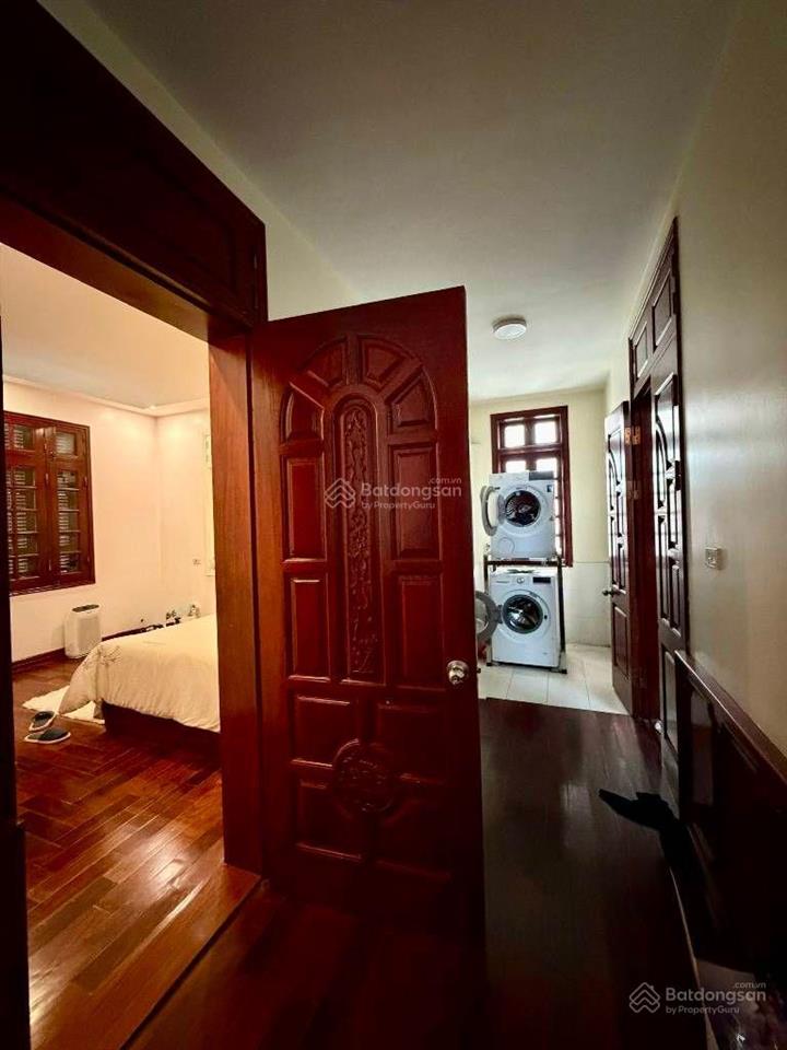 Bán biệt thự 335m2 rộng rãi  ngõ to hơn phố  đẹp nhất khu vực  vỉa hè rộng  kinh doanh quá đỉnh