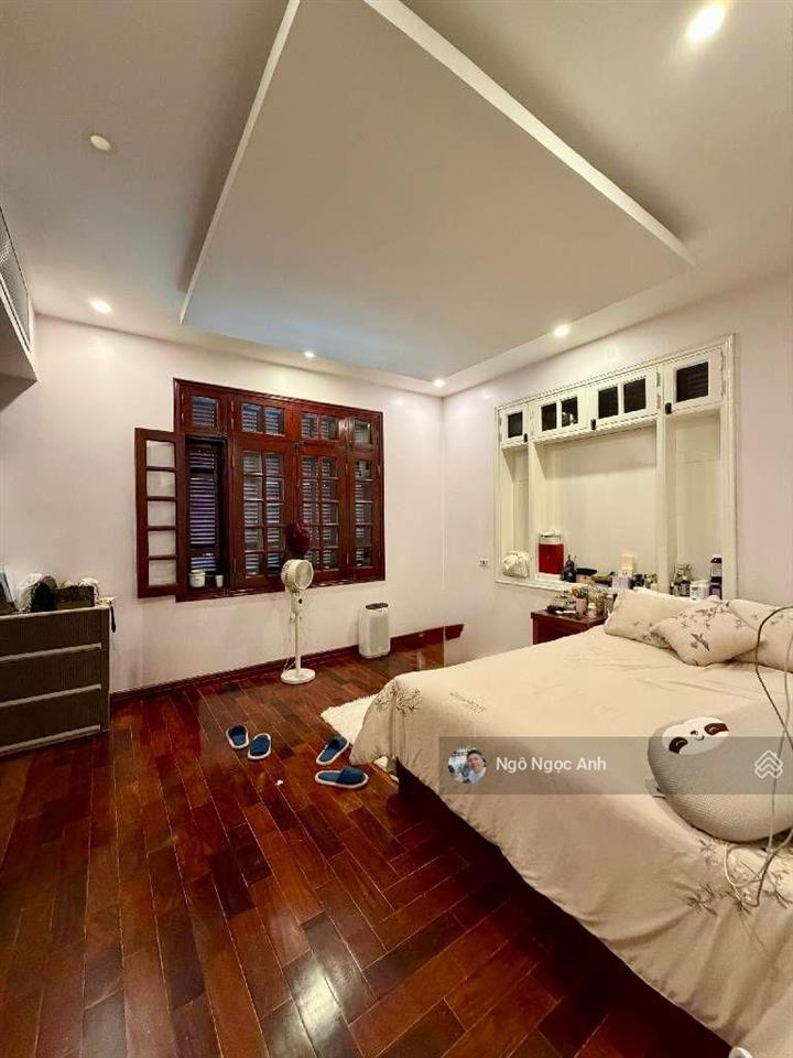 Biệt thự đơn lập 360m2 5 tầng kinh doanh  đường to 40m hơn phố  đẹp khu vực  vỉa hè rộng