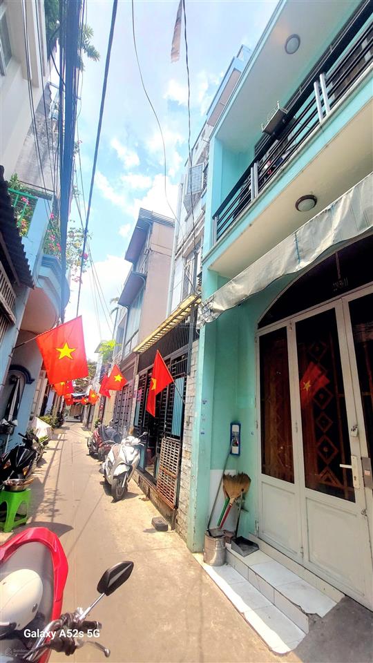 Anh/chị có 4 tỏii muốn tìm nhà dòng tiền tân phú xem ngay căn 42m2 2 tầng lê trọng tấn