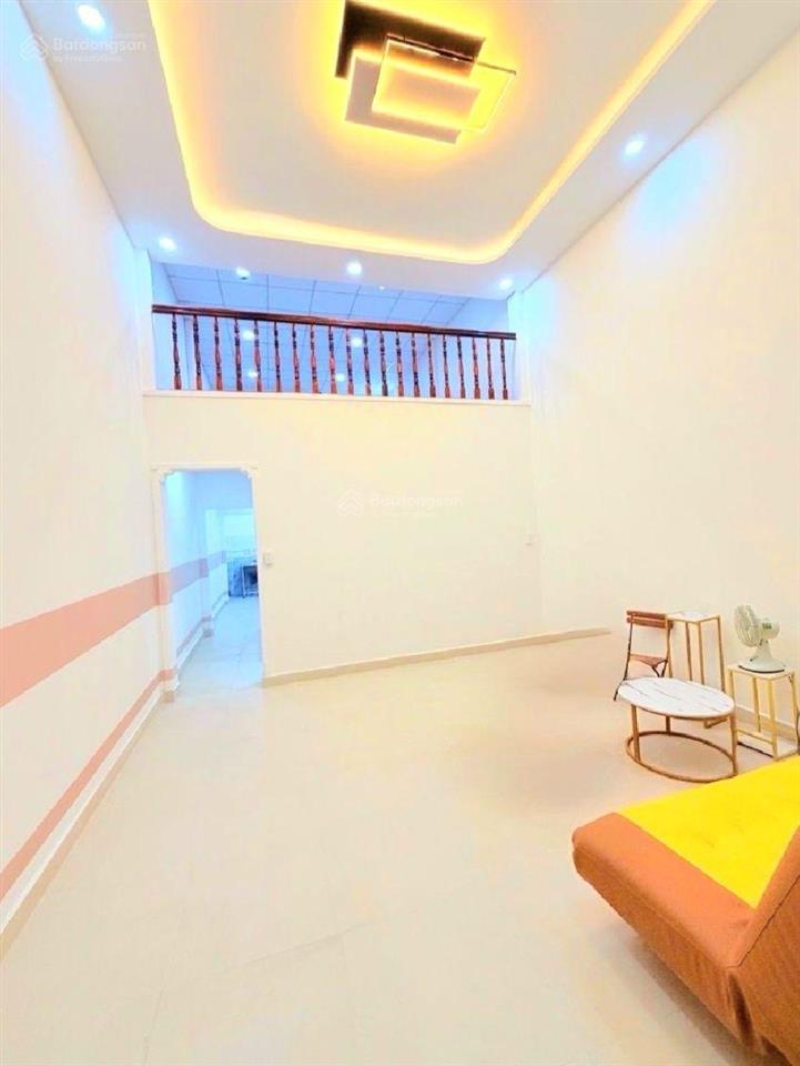 Anh/chị có 5 tỏi muốn tìm nhà ngộppp tân bình xem ngay căn 60m2 ngang gần 5m phạm văn bạch