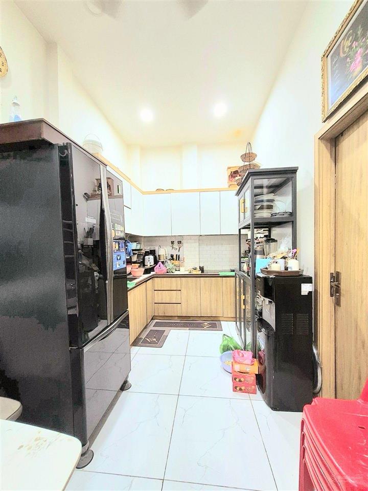 Anh/chị muốn nhà to, hẻm rộng xe hơi vào nhà, không gian thoáng mát