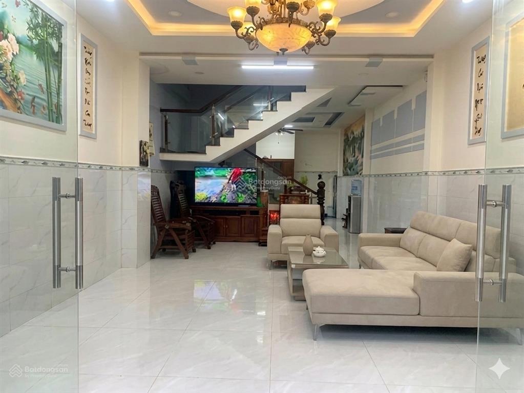Chính chủ bán nhà dt 5m x 21m.xây 1 trệt 2 lầu. hẻm 8m. nhỉnh 7 tỷ