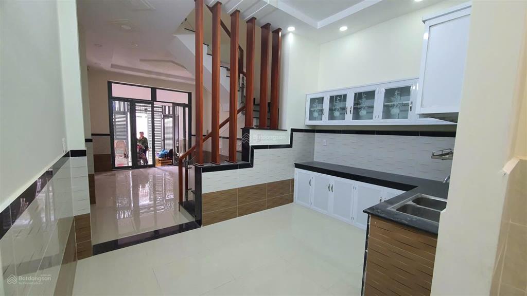 Bán nhà 1 trệt 1 lầu 4,6m x 16m. hẻm ô tô vào nhà trường chinh. giá 5 tỷ 1