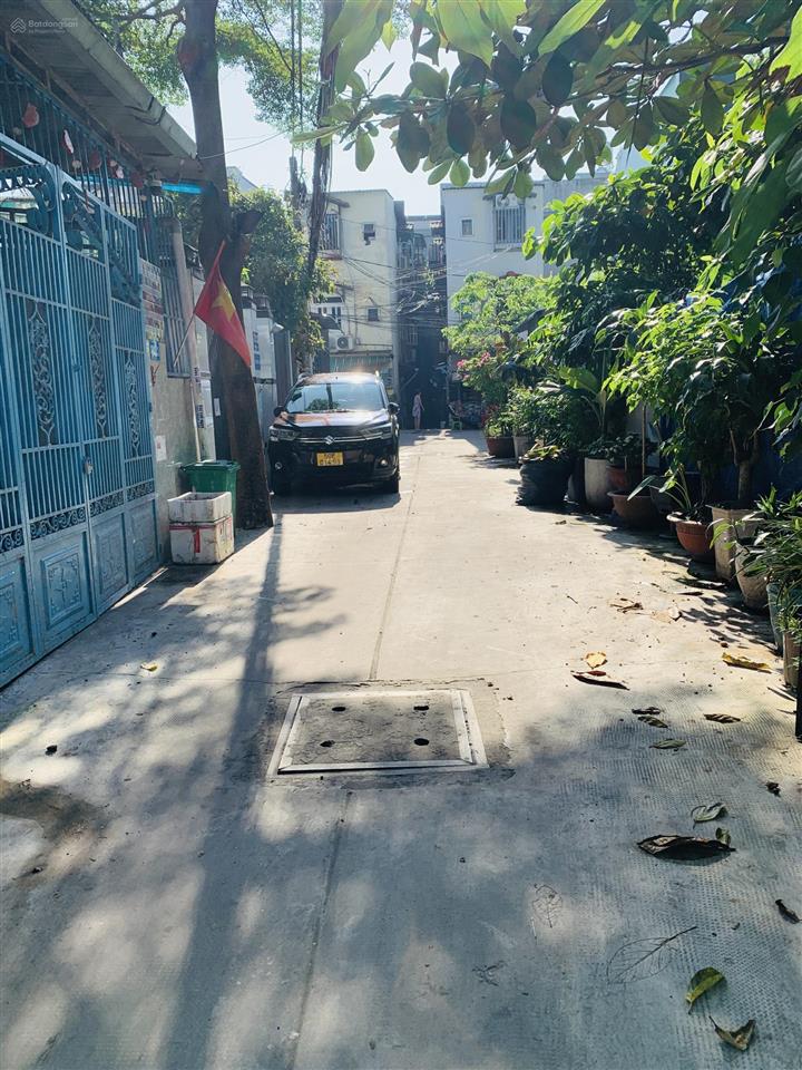 Bán gấp lô đất 5m x 22m. hẻm ô tô vào nhà. giá 5 tỷ 2
