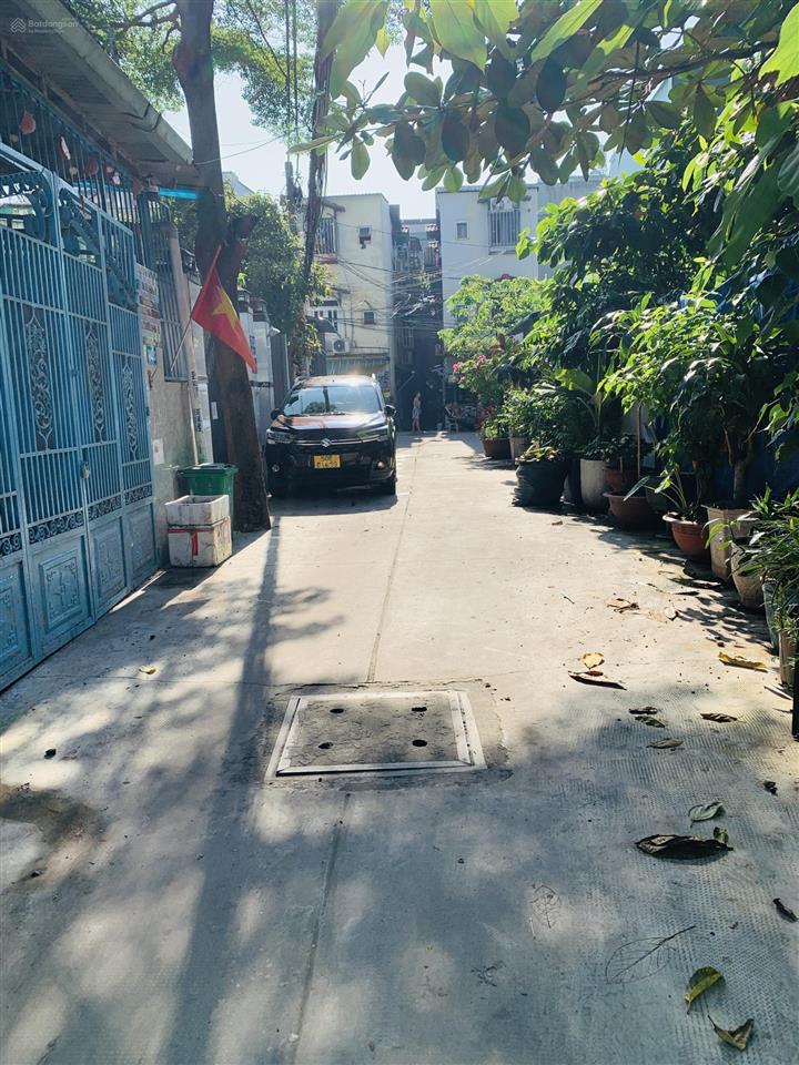 Bán gấp lô đất 5m x 22m. hẻm ô tô vào nhà. giá 5 tỷ 2