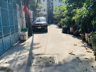 Bán gấp lô đất 5m x 22m. hẻm ô tô vào nhà. giá 5 tỷ 5